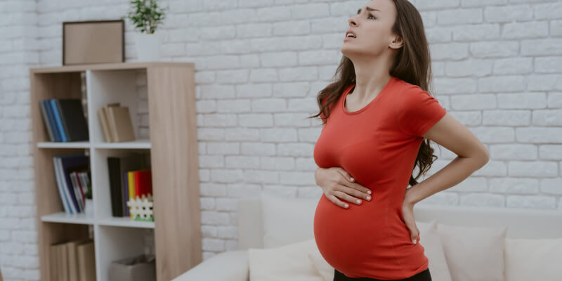 هل خروج السدادة المخاطية دليل على قرب بداية المخاض؟