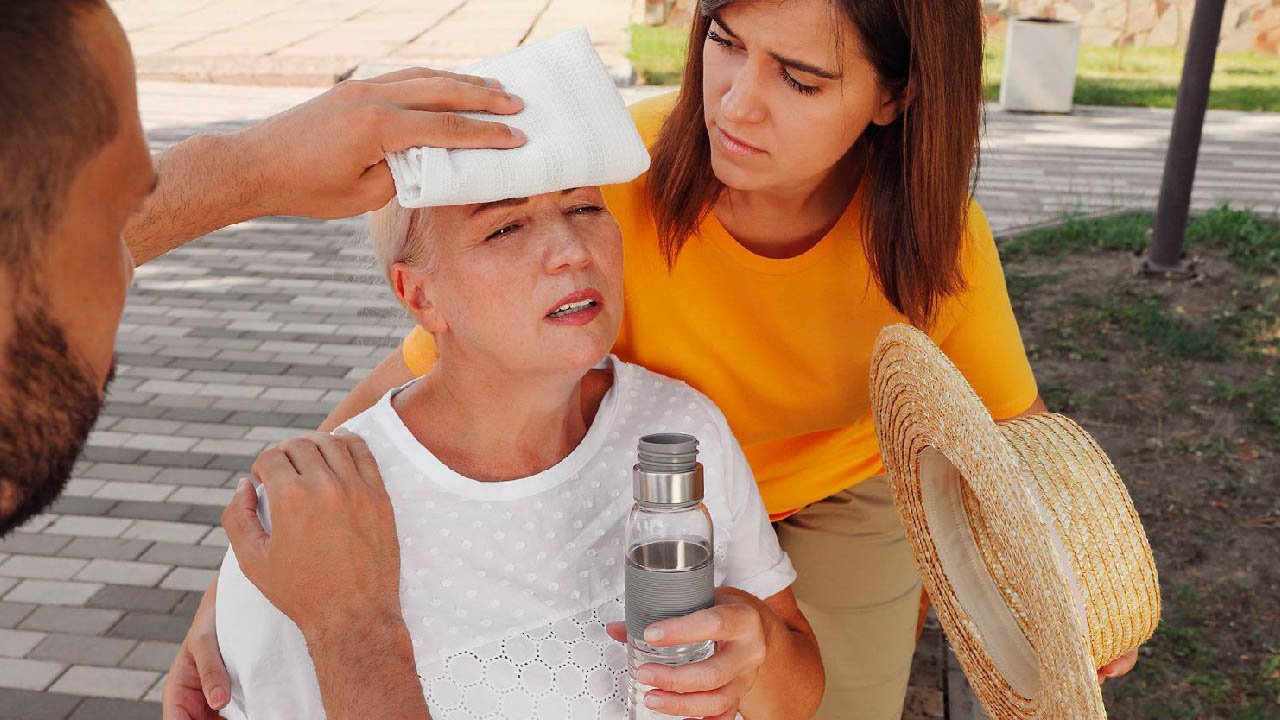 ما الفرق بين الاجهاد الحراري وضربات الشمس وأهم الاسعافات الأولية؟