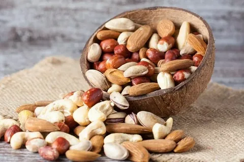 ما هي فوائد المكسرات للرجال والنساء وما أفضل أنواعها للصحة؟