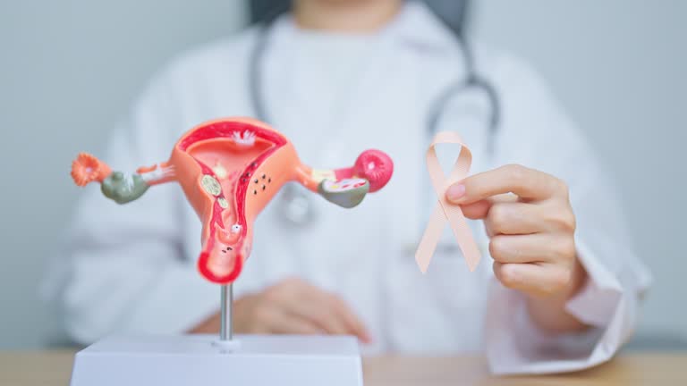 ما هي أسباب وأعراض سرطان عنق الرحم؟ وهل يمكن علاجه والوقاية منه؟