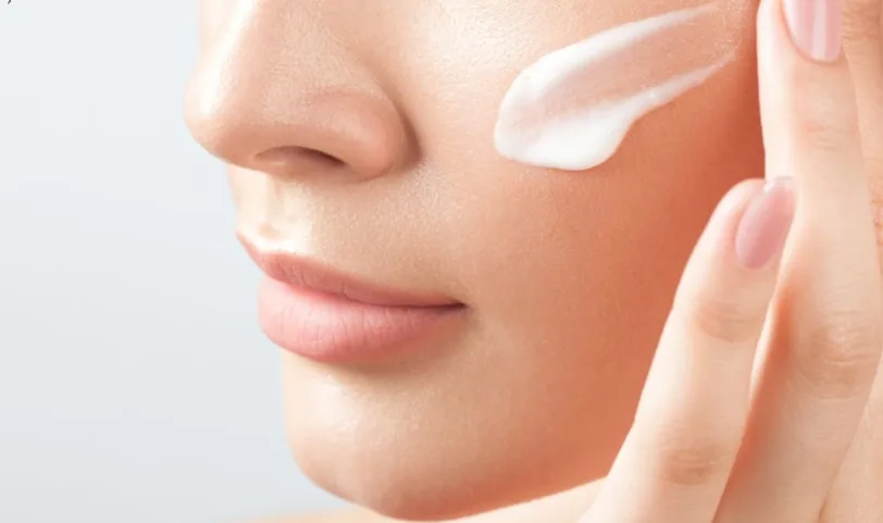 ما هي فوائد كريم الريتينول للبشرة وما هي أضراره؟