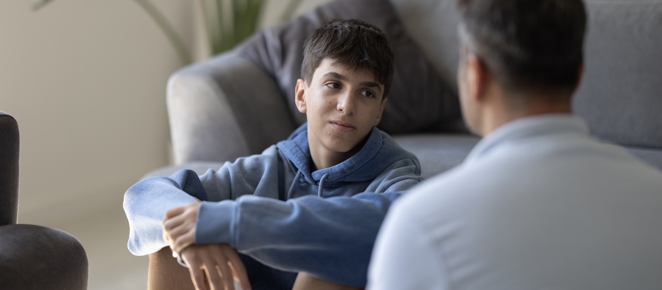 ما هي علامات البلوغ عند الأولاد؟ وكيفية التعامل معه؟ 