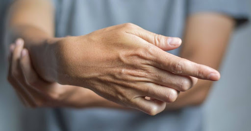 ضمور العضلات: الأسباب والأعراض والعلاج وهل يمكن استعادة القوة؟